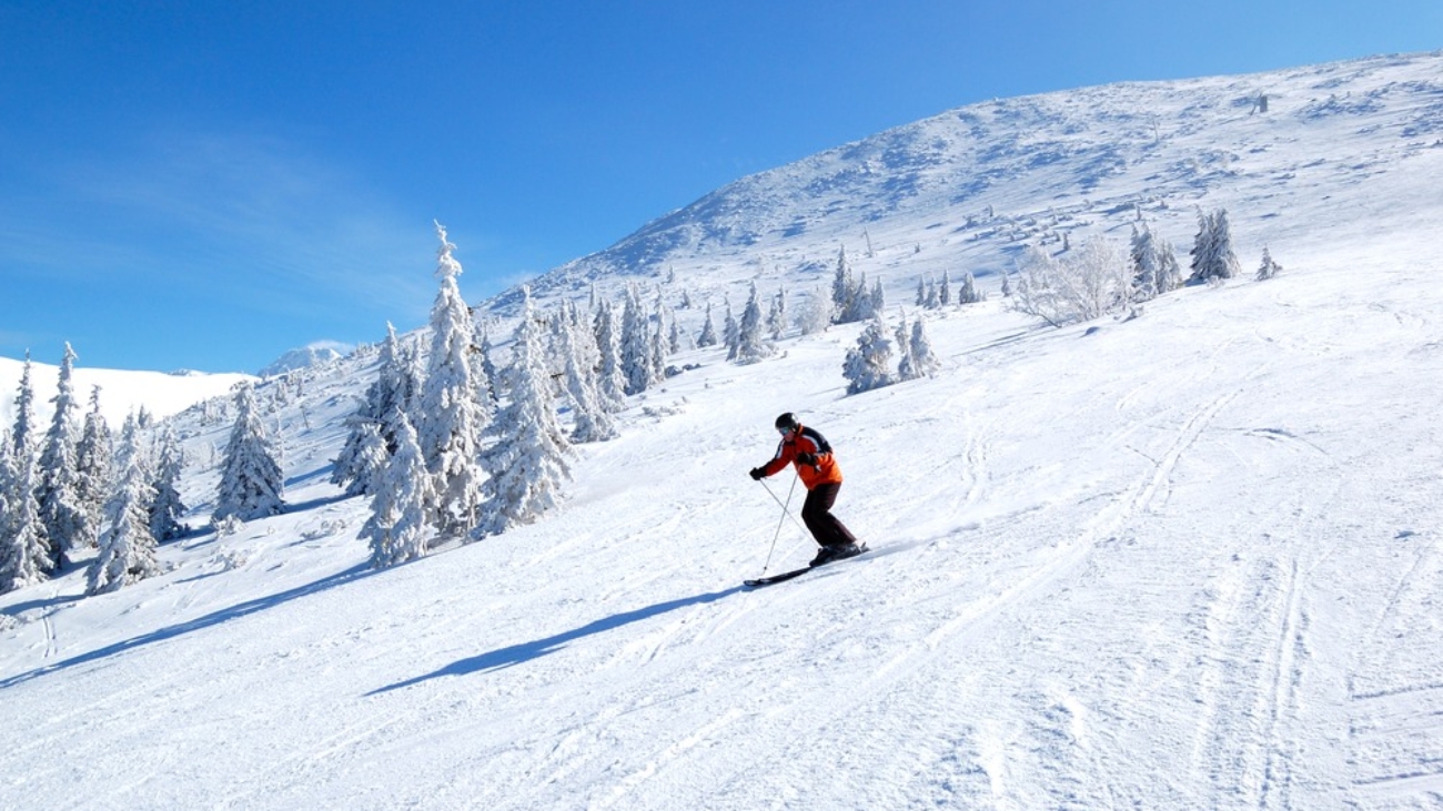 Nasledujúce tri týždne, kým sa na prázdninách nevystriedajú všetky kraje Slovenska, budú aj pre horských záchranárov časom zvýšeného príjmu tiesňových volaní