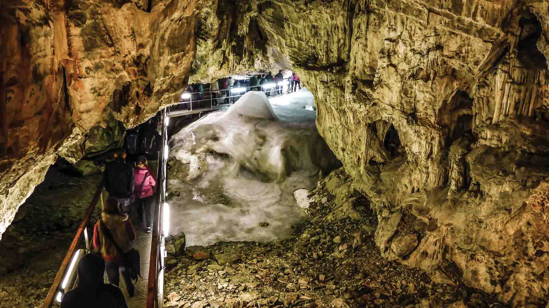 V Demänovskej ľadovej jaskyni sa dnes ľad vyskytuje len v jej najnižšej časti