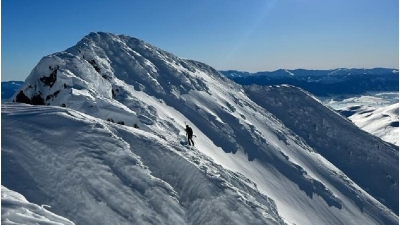 Lavíny si počkajú najmä na extrémnych lyžiarov