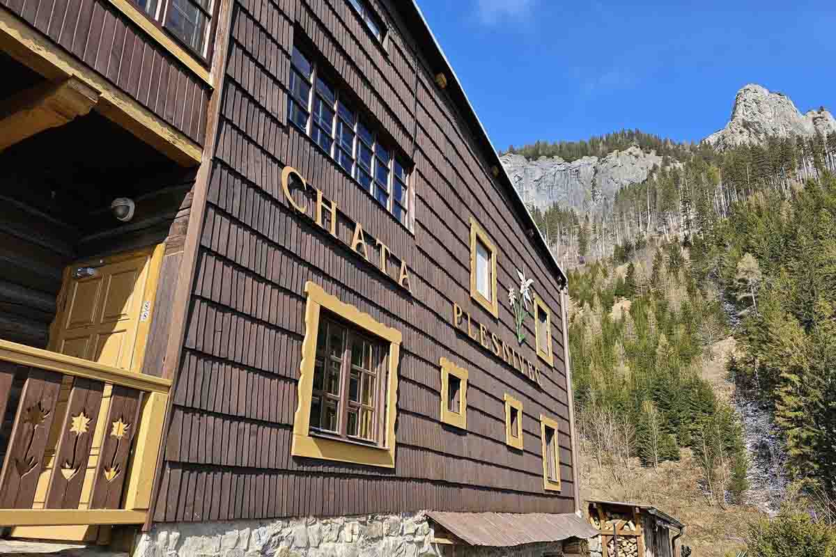 Chata Plesnivec, jediná vysokohorská chata na území Belianskych Tatier