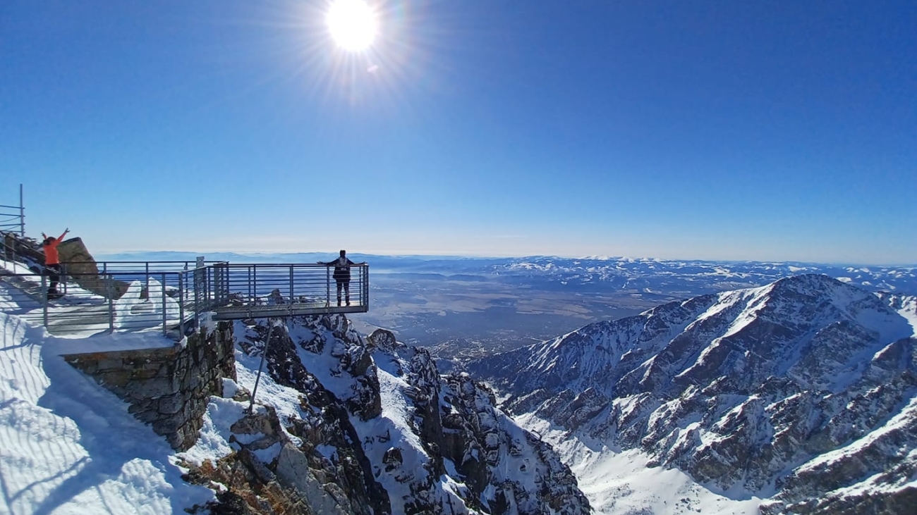 Jeden z najkrajších pohľadov - Tatranská Lomnica z Lomnického štítu