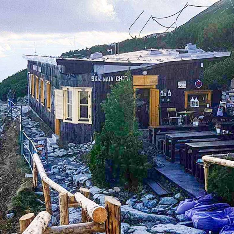 Skalnatá chata patrí k najnavštevovanejším lokalitám vo Vysokých Tatrách