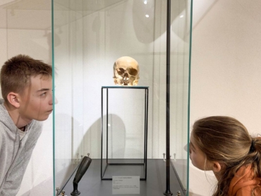 Nález výliatku mozgovne neandertálskej ženy so zvyškami kostného tkaniva v Gánovciach-Hrádku