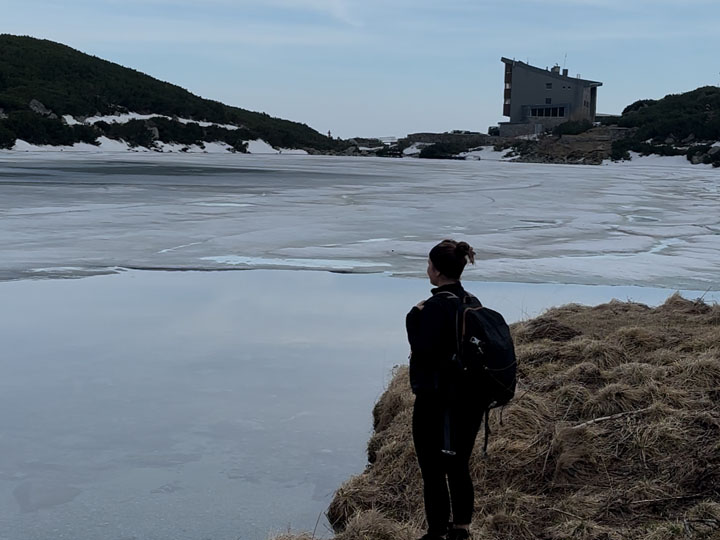 Podvečer pri Velickom plese, v pozadí je Sliezsky dom. Foto: Ľudovít Andok.