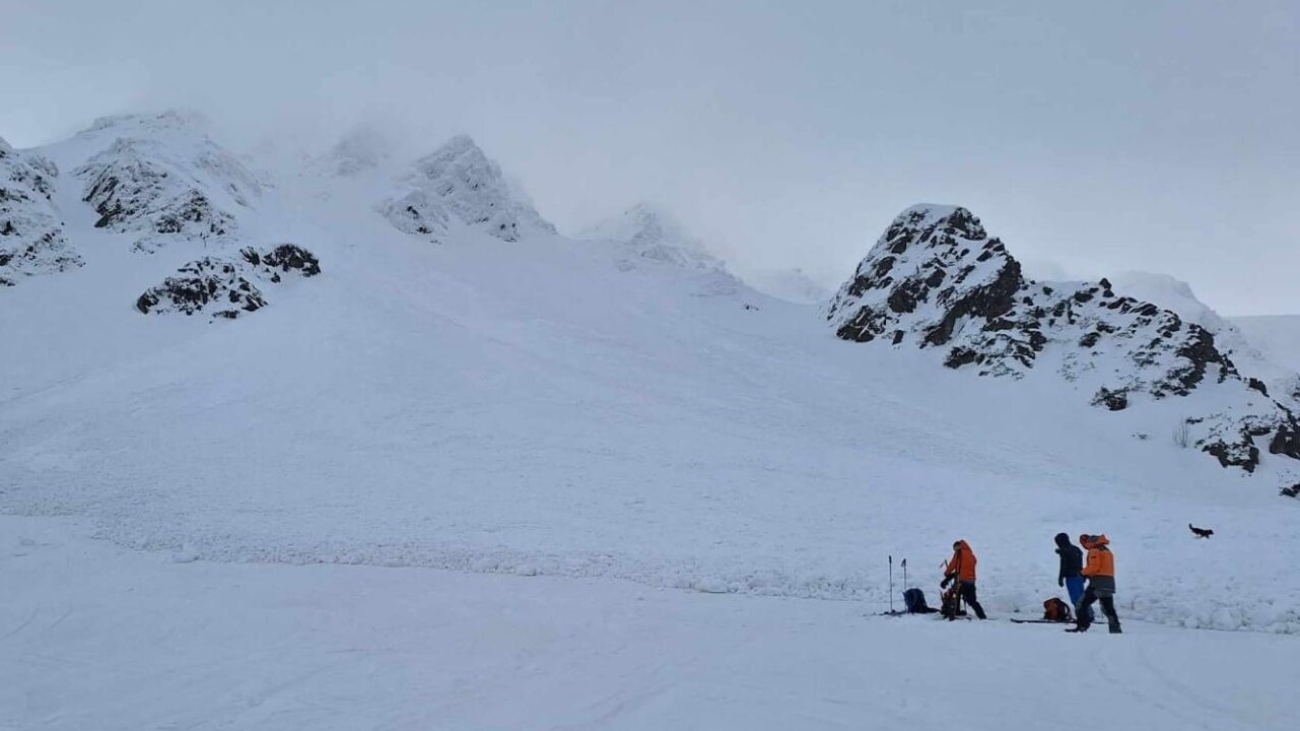 Záchrana ľudí zasypaných lavínou má veľa otáznikov