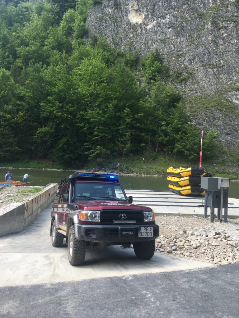 Prielom Dunajca. Horskí záchranári odporúčajú turistom i cyklistom neriskovať