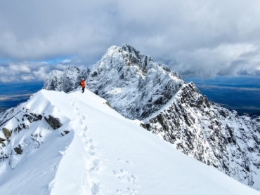 Na vhodnom uskladnení zimného výstroja by malo záležať hlavne turistom, horolezcom a skialpinistom