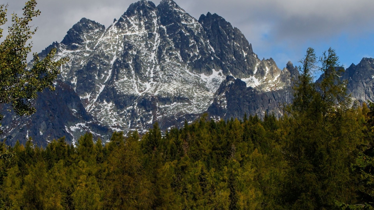 Dračia dolinka a Dračie sedlo pod ťažkým štítom, Vysokou a Dračím štítom