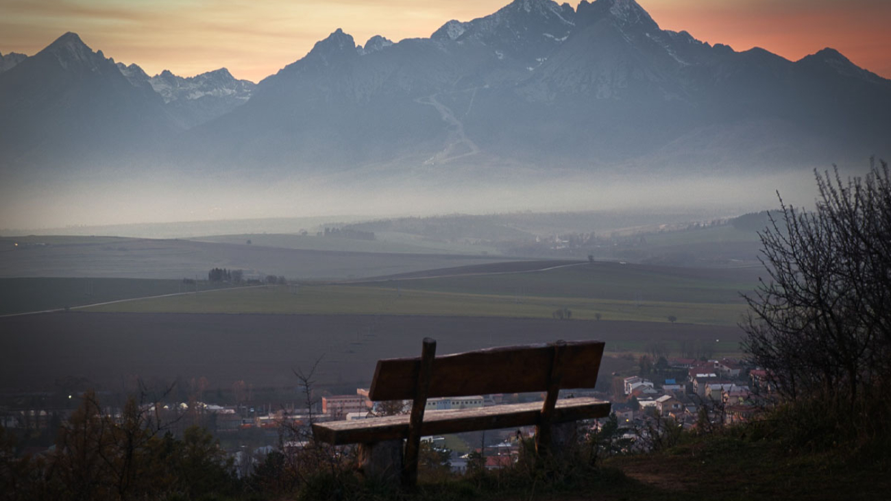 Niekoľko farieb počasia v Tatrách v jednom okamihu. Foto: Vladimír Šterbák.
