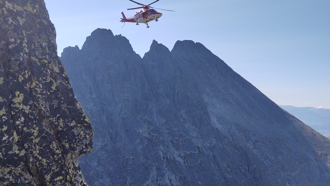 Po uviaznutých Poliakov letel vrtuľník