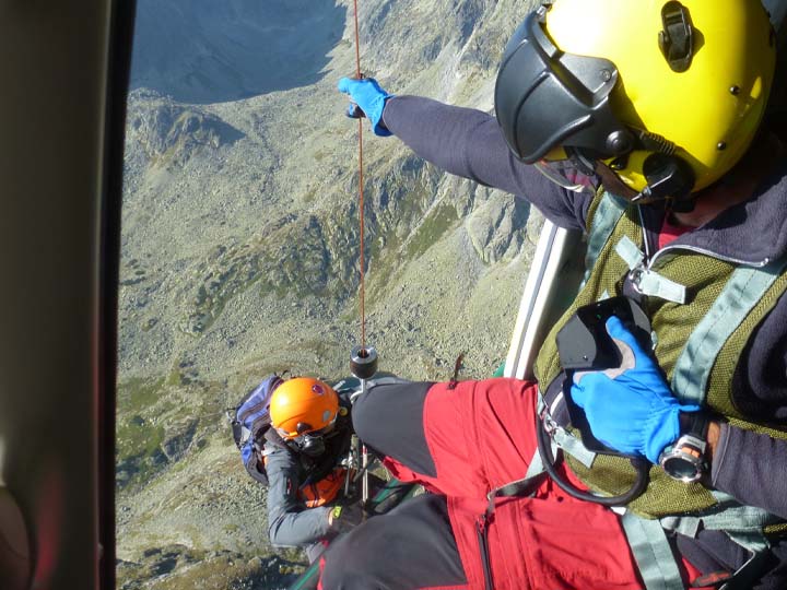 Záchranári často zasahujú v prípadoch, keď turisti zablúdili mimo značených trás a nedokázali sa vrátiť. Foto: archív HZS.