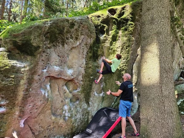 Na skale. Tréning pre oboch - syna i otca Gondžúrovcov