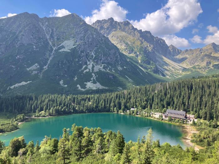 Popradské pleso je neodškriepiteľne jednou z najnavštevovanejších lokalít Tatier