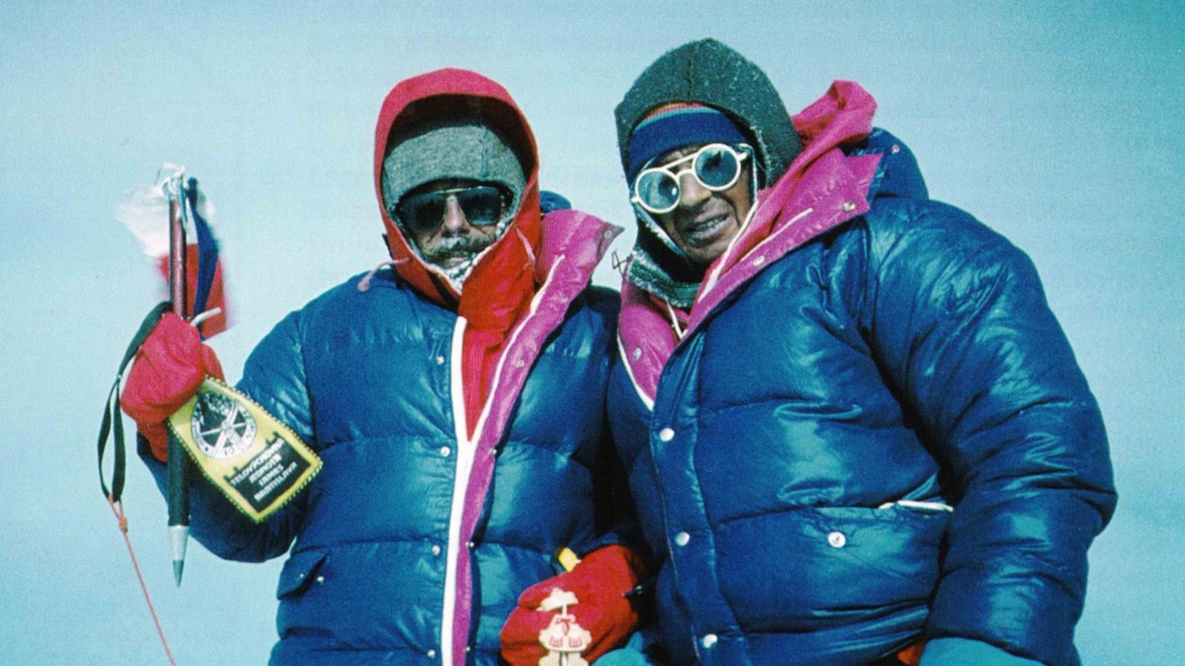 Zoltán Demján a Jozef Psotka na vrchole Mount Everestu. Potom začal boj o život