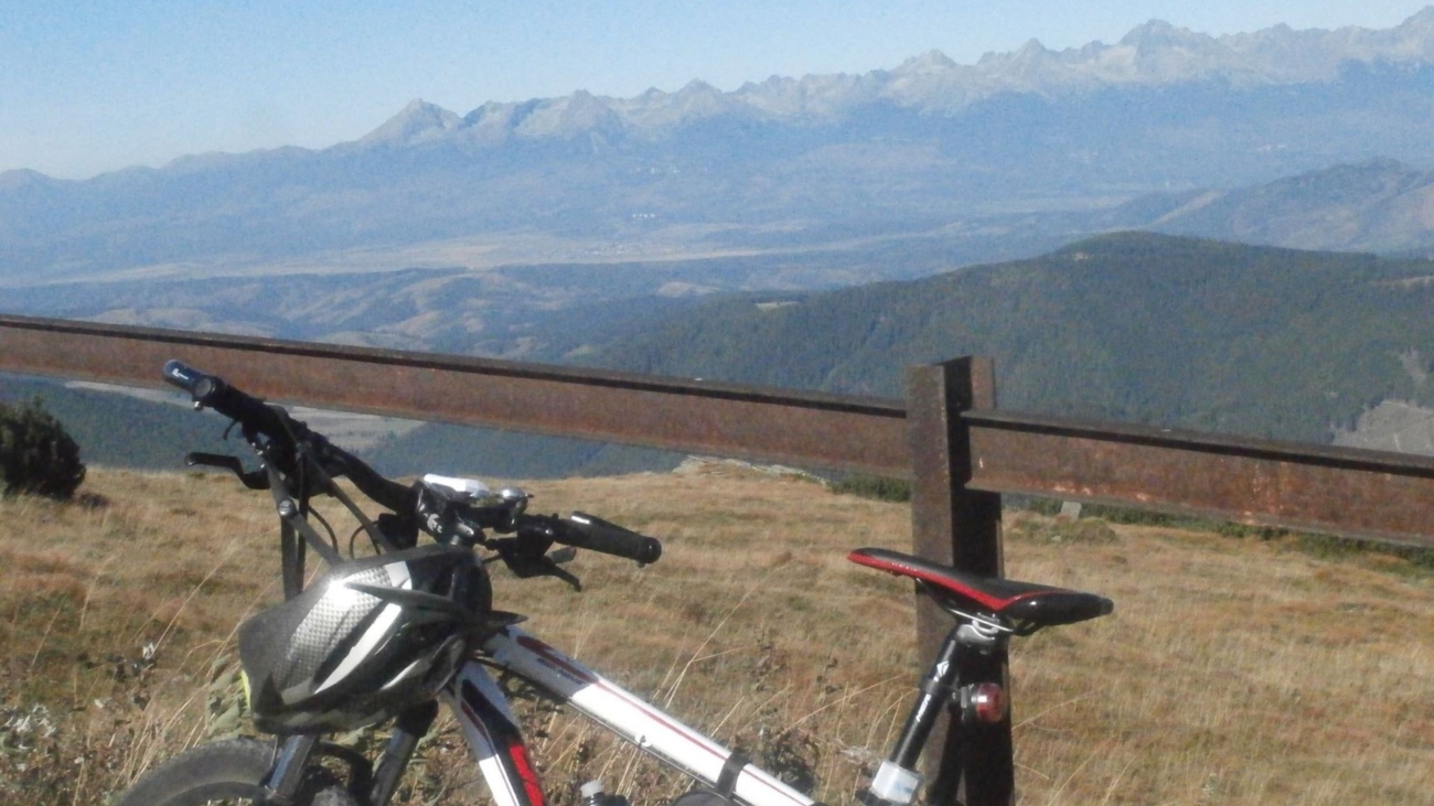 Cyklovýlet na Kráľovu hoľu je plný adrenalínu, ale aj výhľadov