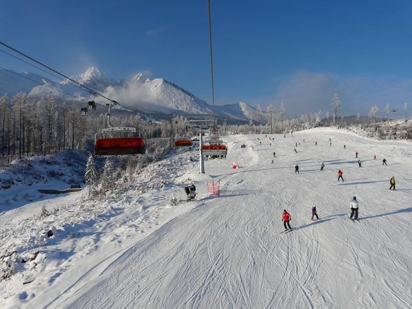 Lyžovačka v stredisku Tatranská Lomnica