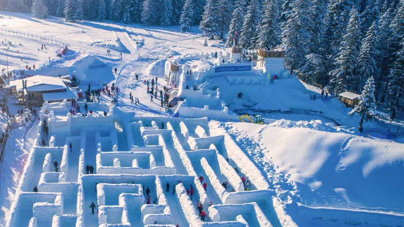 Autor titulnej fotografie: Facebook Snowlandia – Sniežny Labirynt.