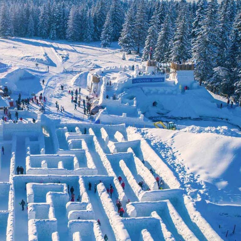 Autor titulnej fotografie: Facebook Snowlandia – Sniežny Labirynt.