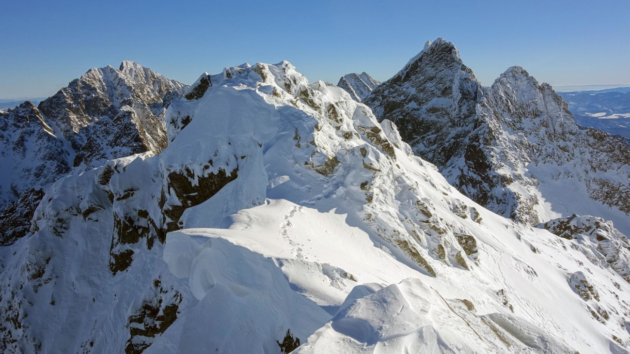V zime sa na Rysy vystupuje z poľskej strany