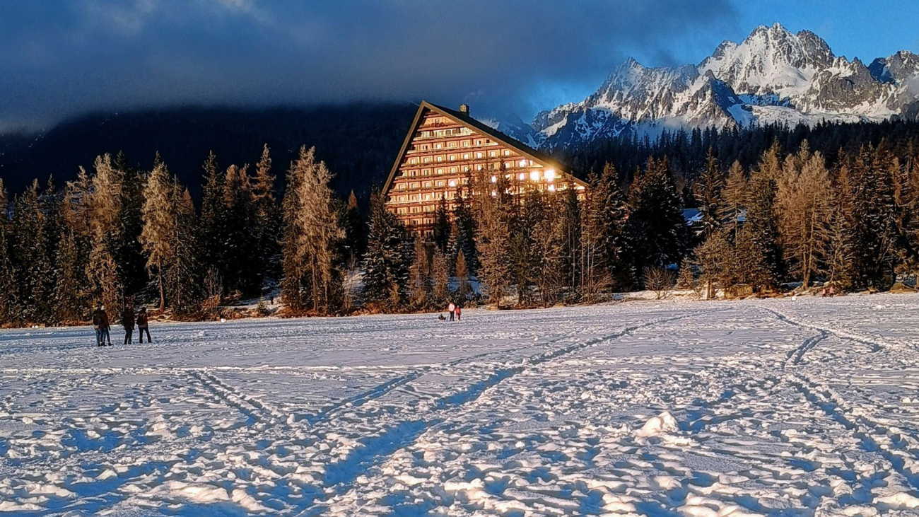 Zamrznuté Štrbské pleso. Foto: Iveta Hajníková.