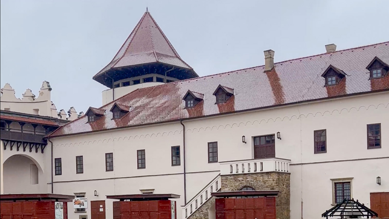 Pohľad na nádvorie Kežmarského hradu. Foto: Gabriela Kinčoková.