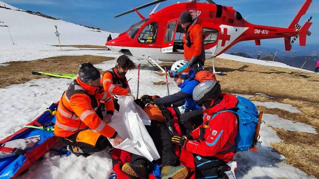 Horskí záchranári na svahy lietali hlavne k zraneniam končatín, hlavy a chrbtice