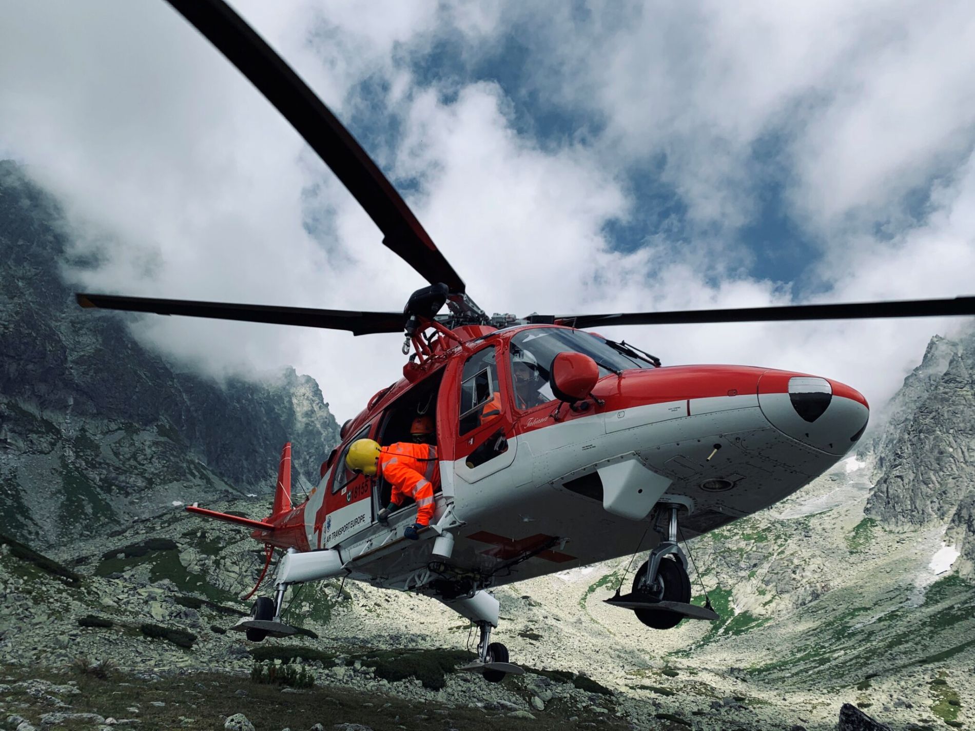 Mladého muža musel na Gerlachu ratovať vrtuľník