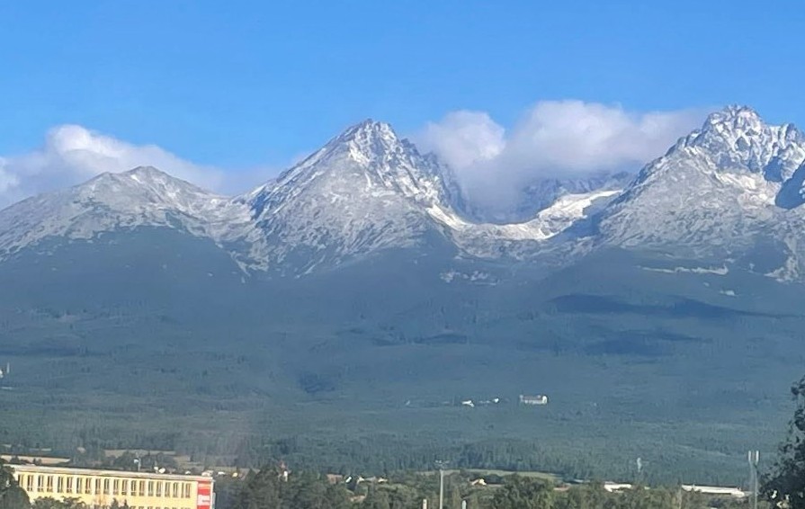 Zasnežené Tatry od Svitu