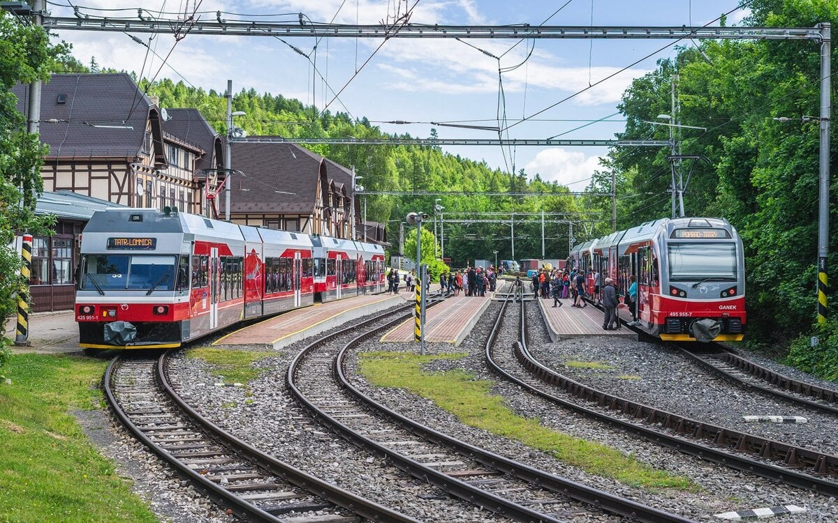 Vlakmi ZSSK sa odveziete kamkoľvek a so šetrením za lístok
