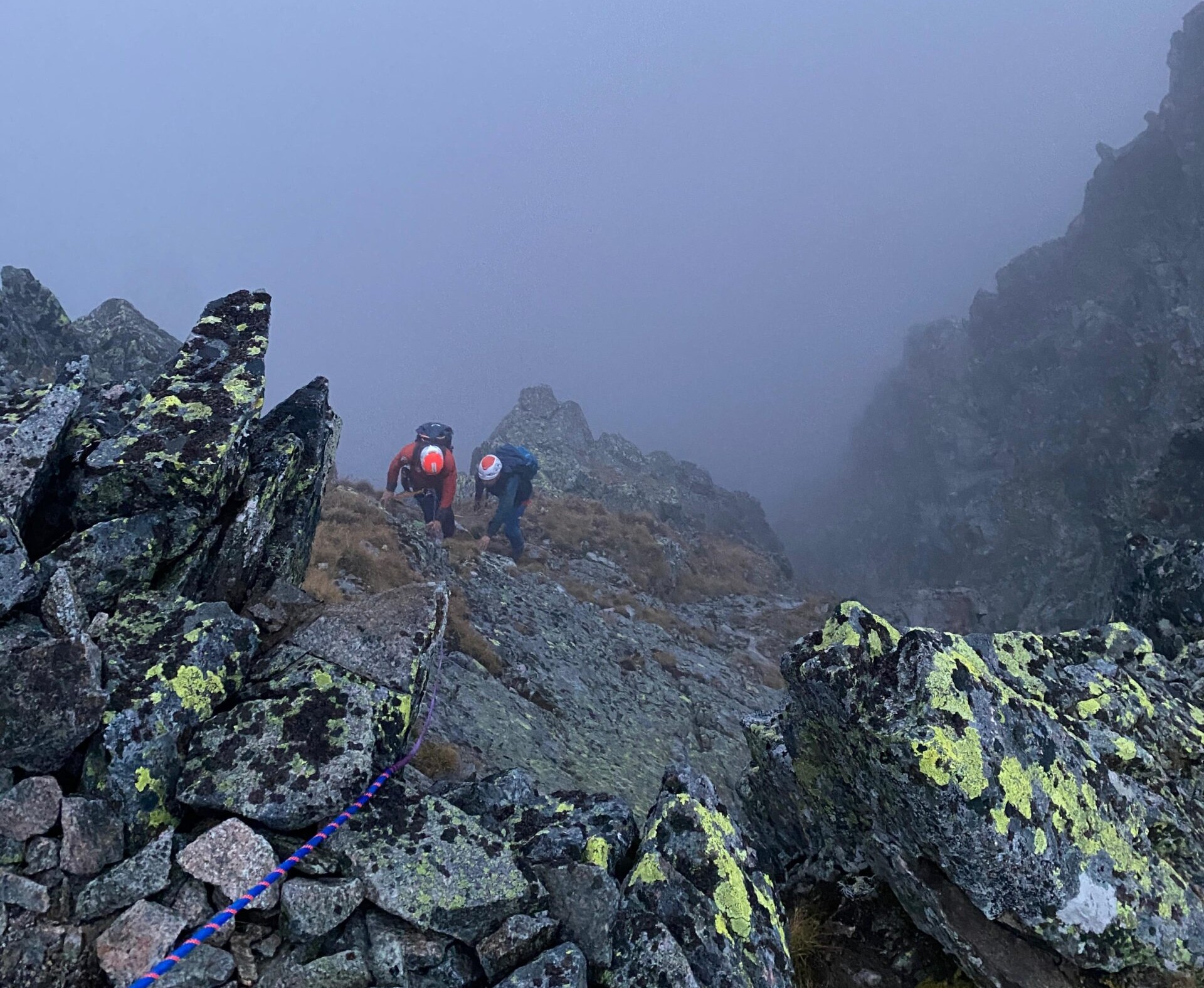 Zachraňovať ľudí v takomto počasie vôbec nie je jednoduché