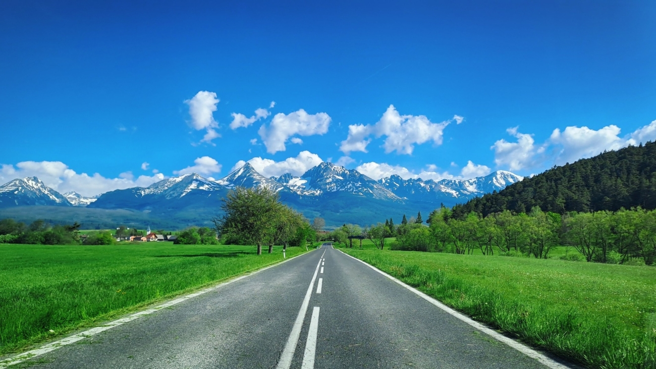 Cesta z Mengusoviec do Tatier, autor titulnej fotografie: Milan Kusala.