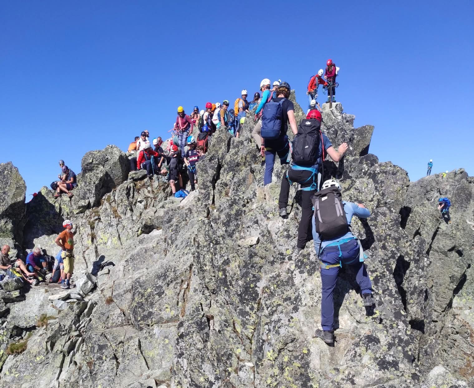 Aj na Gerlachu môže byť ako na Václaváku