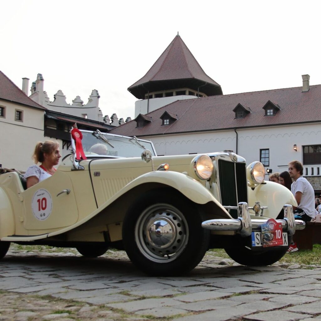 Jedno z podujatí tohtoročného hradného leta