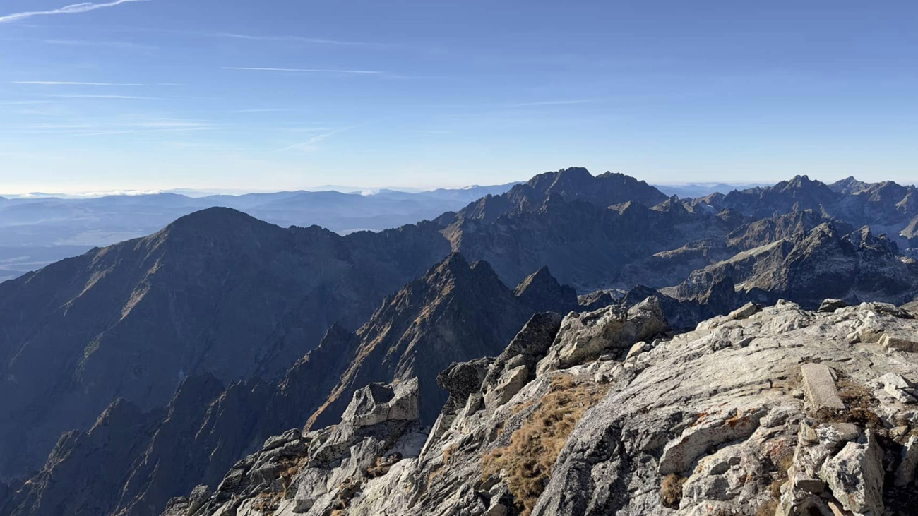 Najnižšia gravitácia u nás je na Lomnickom štíte. Foto: Ada Baluchova.