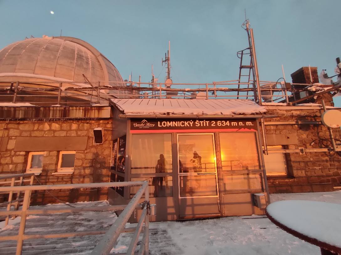 Najnižšia gravitácia u nás je na Lomnickom štíte. Foto: Miladka Vavríková.