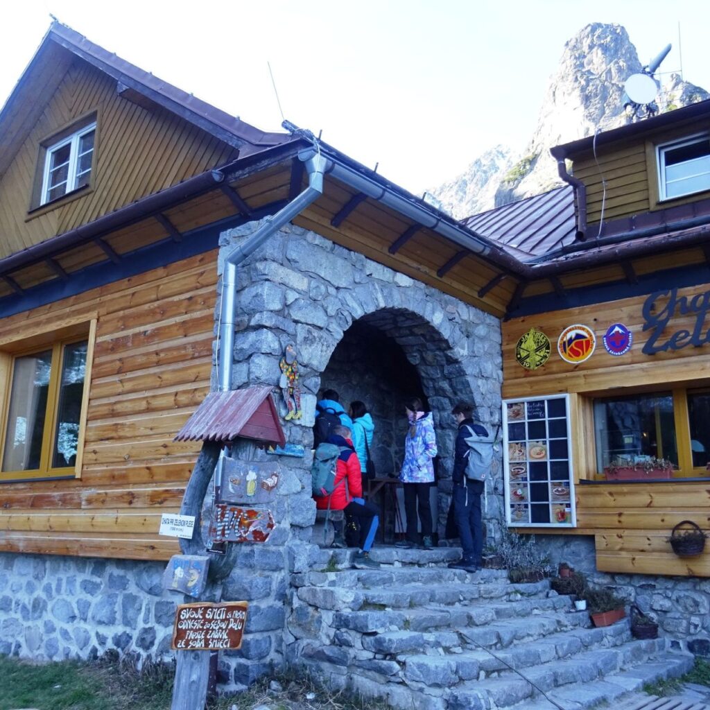 Navštevovaná počas celého roka - Chata pri Zelenom plese