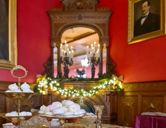 Na vianočnú prehliadku je hrad slávnostne vyzdobený