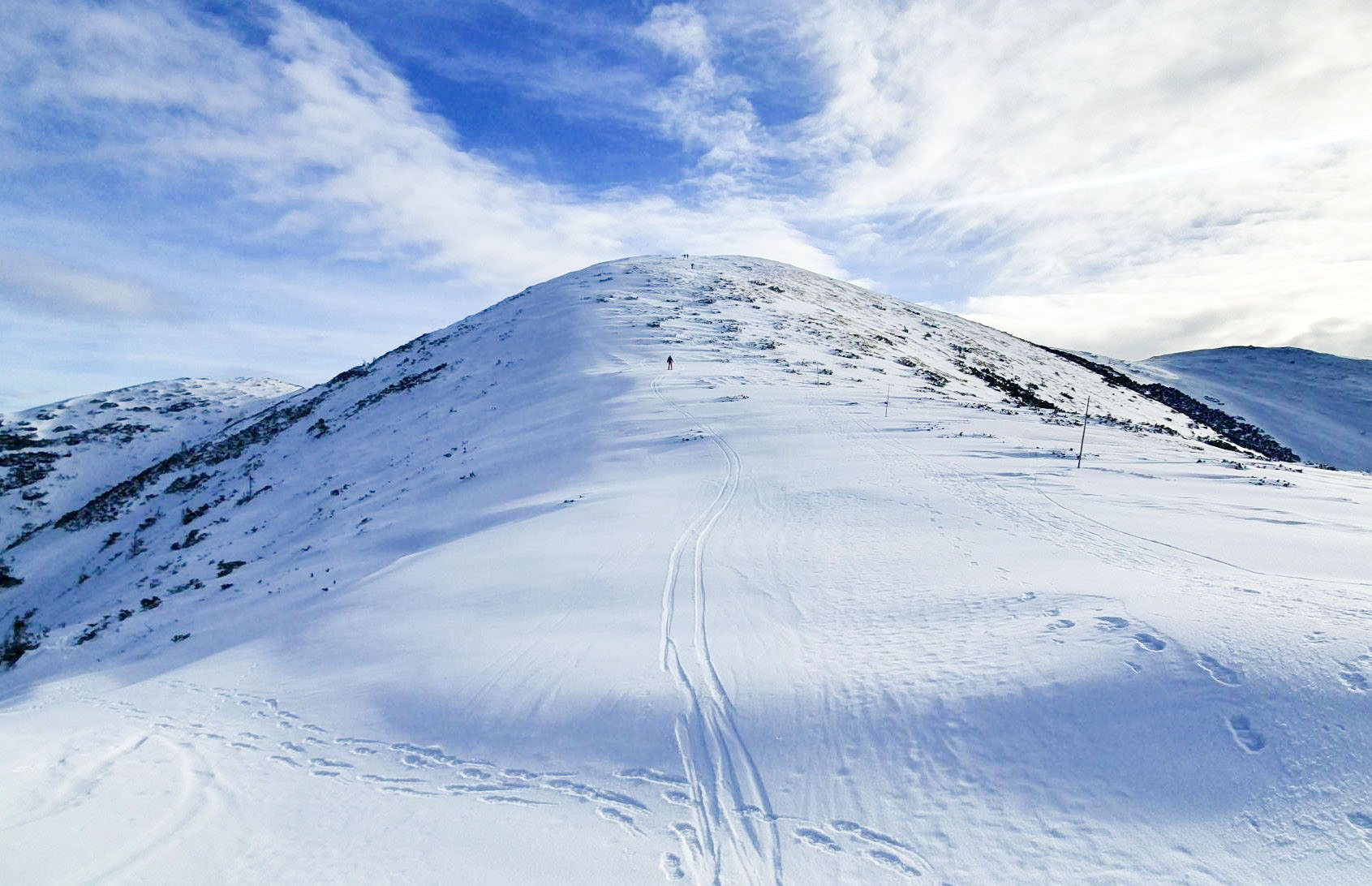 Hrebeňovka Nízkych Tatier nie je v zime vhodná pre začiatočníkov. Foto: Martin Takac.