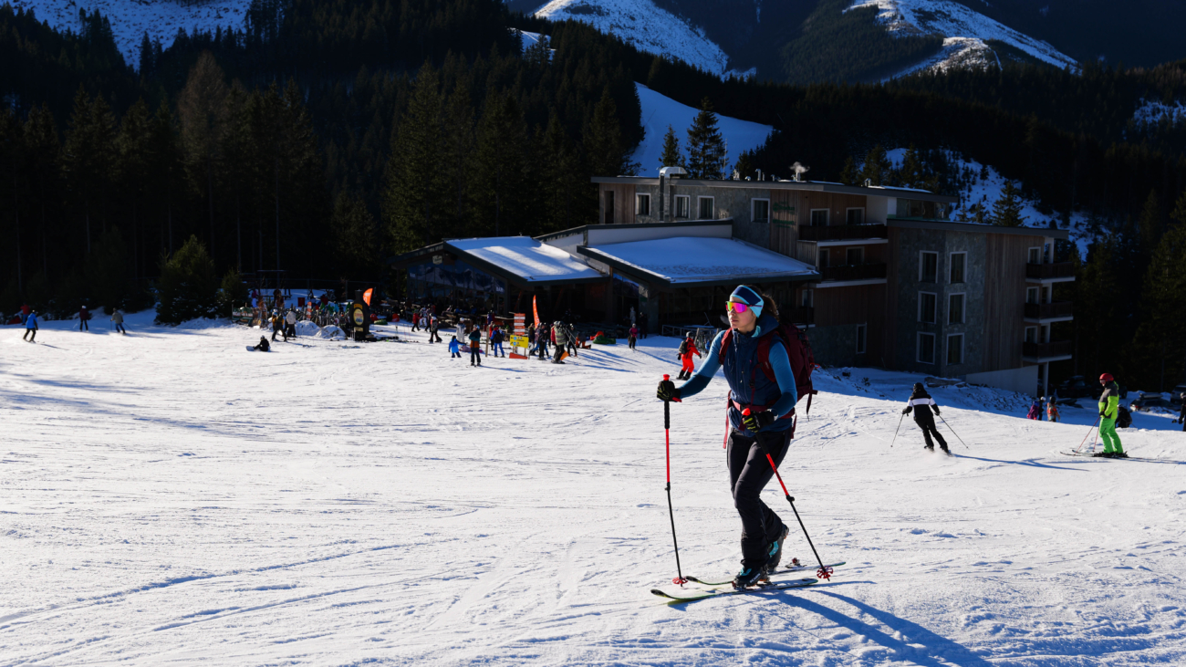 V Jasnej je skitouring a skialp na zjazdovkách spoplatnený od minulej sezóny