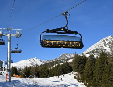 Nová sedačková lanovka začala svoju prevádzku spolu s otvorením lyžiarskej sezóny v sobotu 6. decembra. Foto: Tatry mountain resorts, Marek Hajkovský.