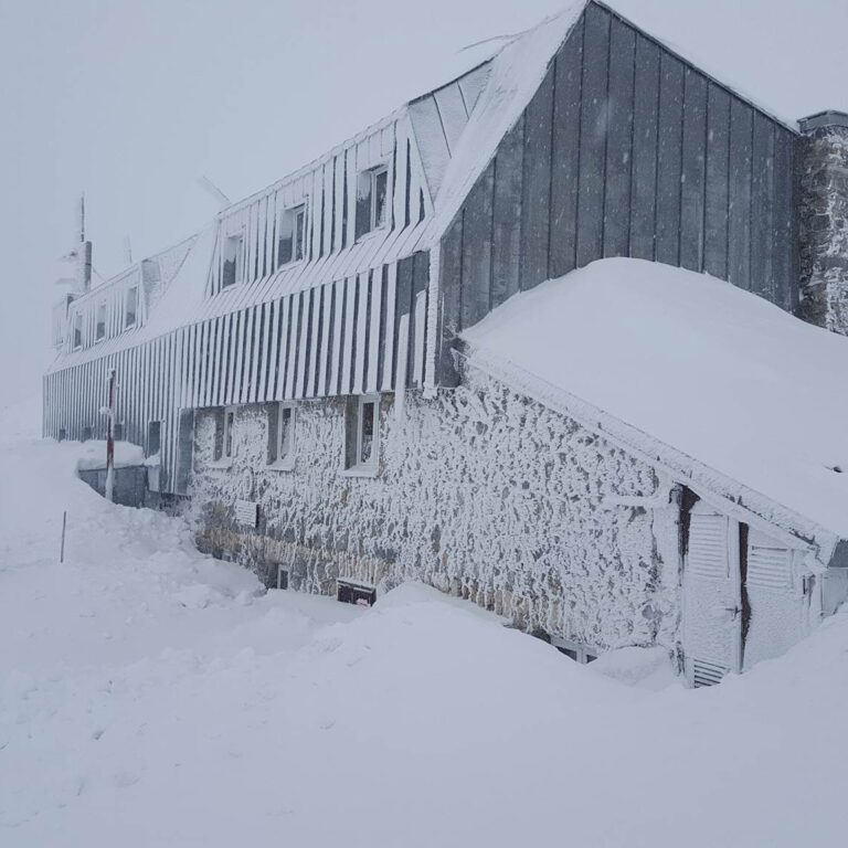 Zima na Chate gen. M. R. Štefánika v Nízkych Tatrách