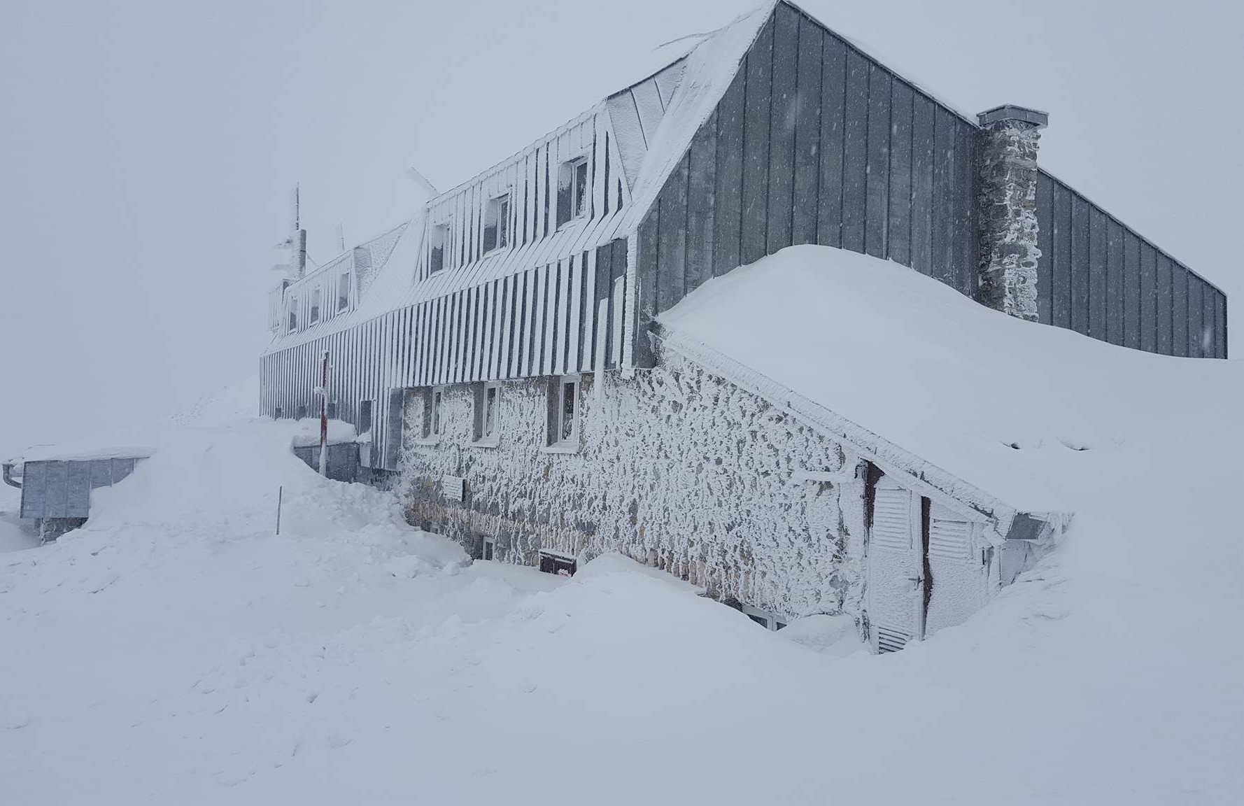 Zima na Chate gen. M. R. Štefánika v Nízkych Tatrách