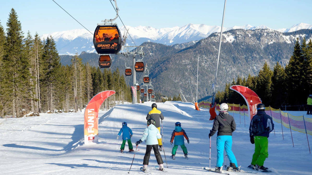 V Jasnej nájdete aj svahy určené pre menej skúsených lyžiarov. Foto: Depositphotos.