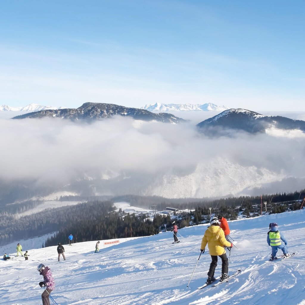 V Jasnej nájdete aj svahy určené pre menej skúsených lyžiarov. Foto: Depositphotos.