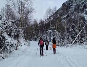Na Žiarsku chatu po snehu na lyžiach