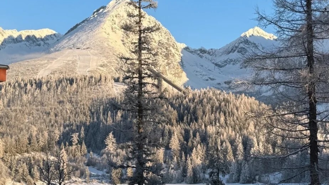 Pohľad na Štrbské Pleso, ktorý zaujal fanúšikov Paula Wesleyho