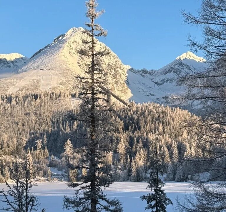 Pohľad na Štrbské Pleso, ktorý zaujal fanúšikov Paula Wesleyho