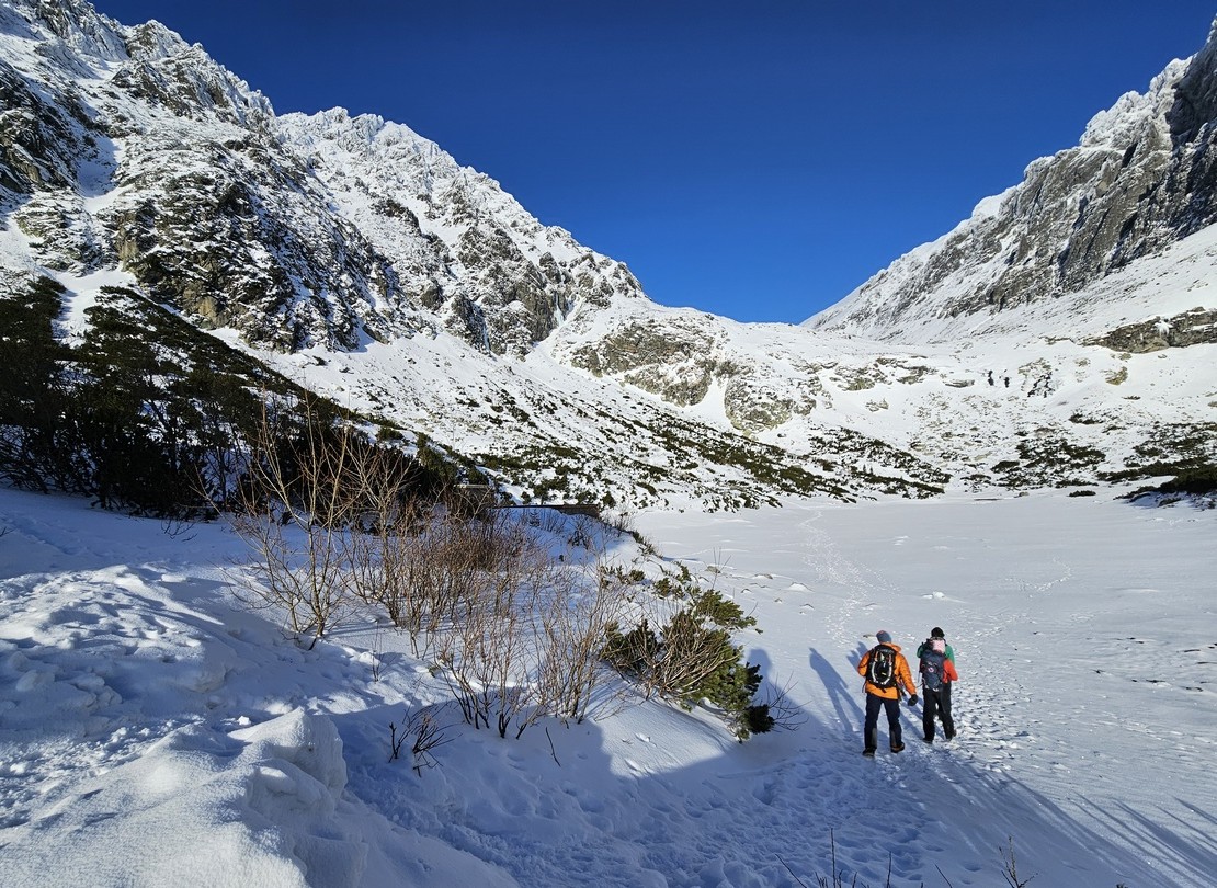 Na dnešný deň bola vyhlásená výstraha 2. stupňa pred lavínovým nebezpečenstvom