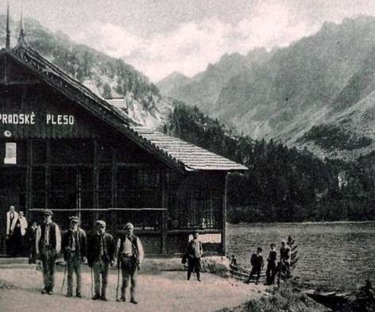 Popradské pleso bolo častým cieľom turistov aj v minulosti