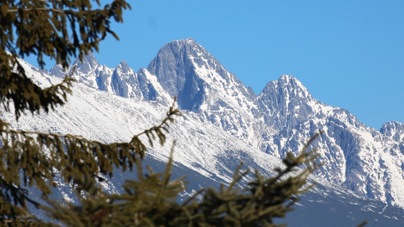 Tatranské kopce čo nevidieť zmenia farbu
